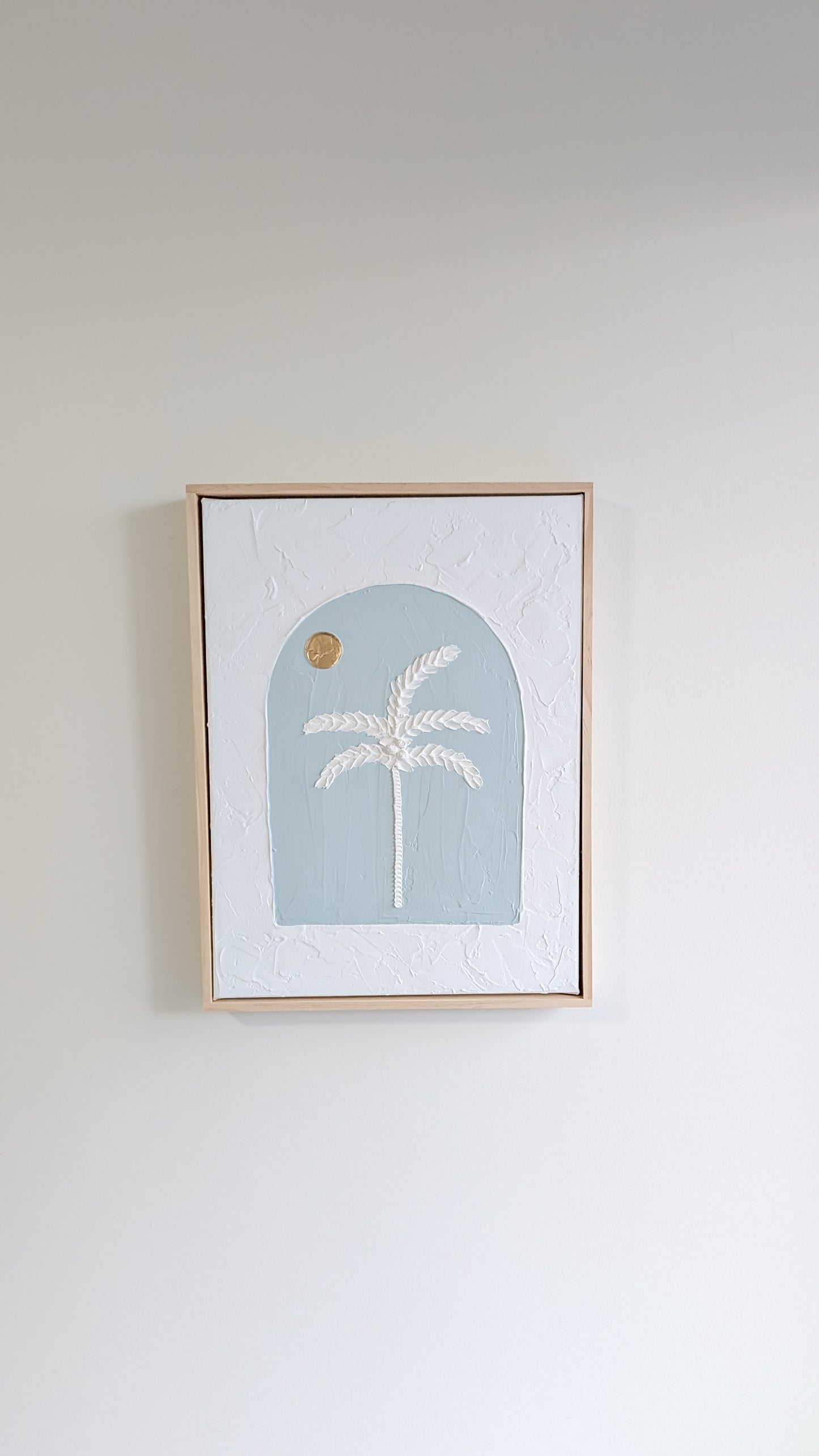 Coastal Palm Tree Arch Golden Sunset Textured Wall Art – Coastal Beach House Artwork Light Blue 42x32cm | Coastal Collection |